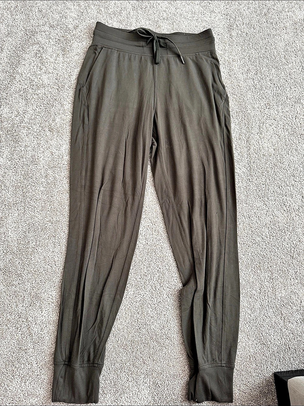 lululemon On the Fly Jogger Gray Pants size 6